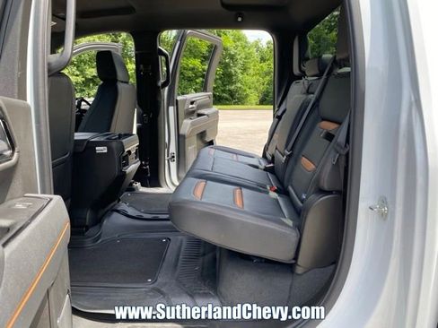 Used 2025 GMC Sierra 2500 AT4 AWD/4WD image 48