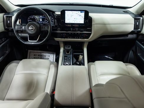 Used 2024 Nissan Pathfinder SL image 21