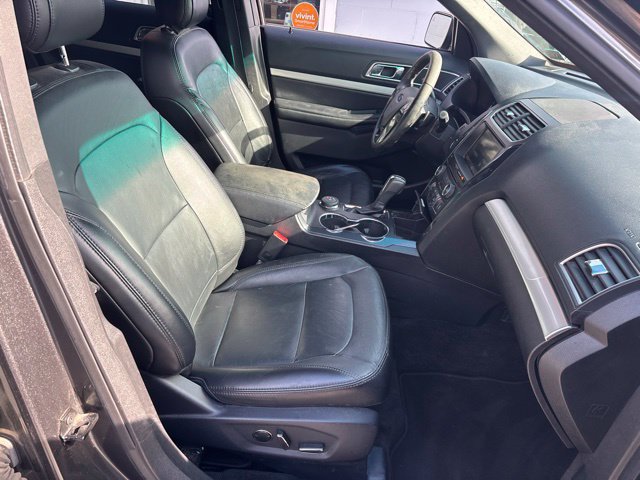Used 2016 Ford Explorer XLT w/ Equipment Group 202A AWD/4WD image 8