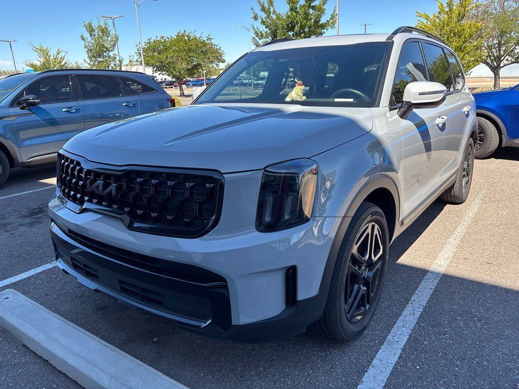 Used 2025 Kia Telluride EX X-Line AWD/4WD image 2