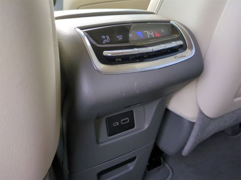 Certified 2020 Cadillac XT6 Premium Luxury image 22