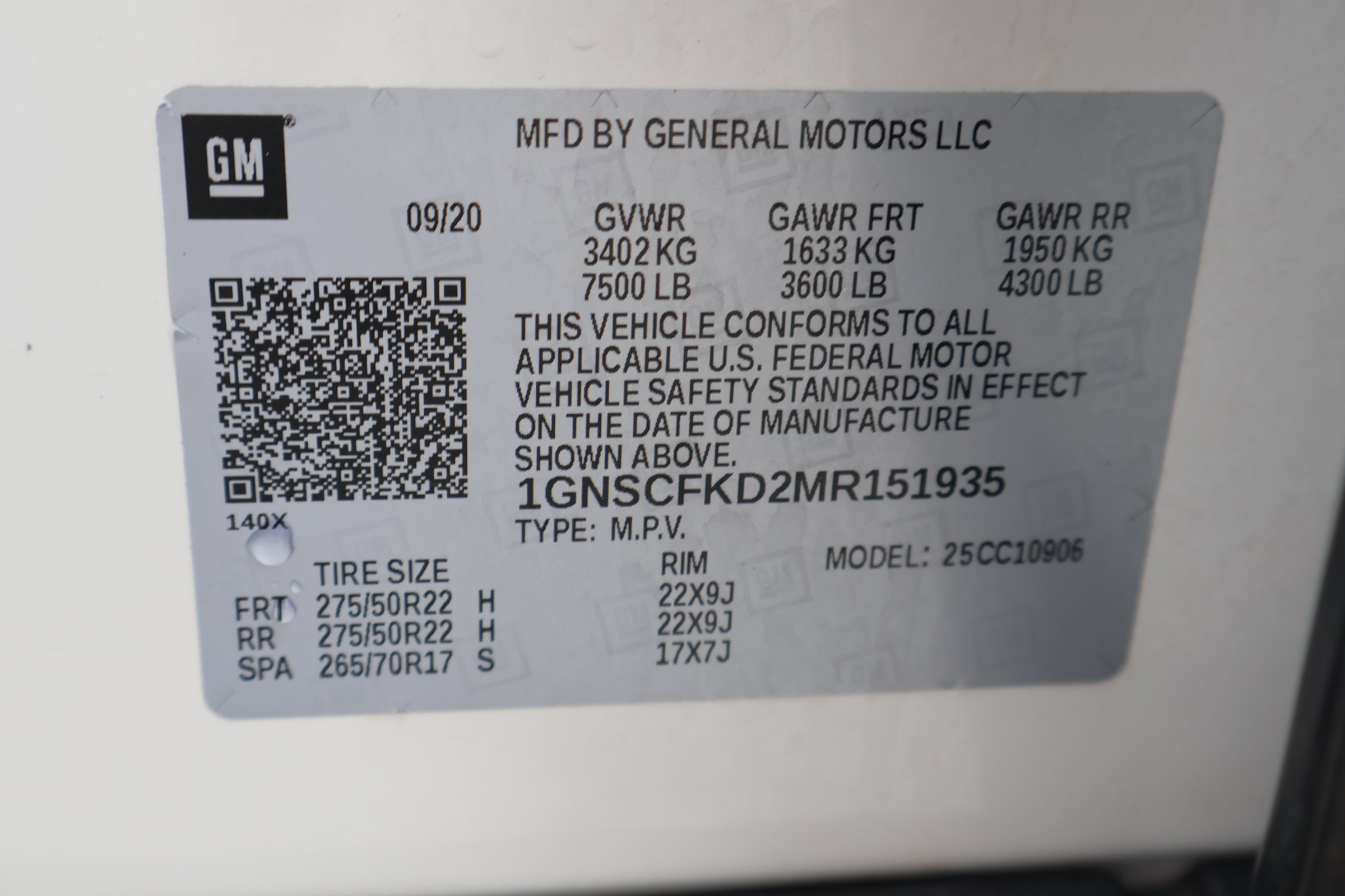 Used 2021 Chevrolet Suburban Premier w/ Premium Package RWD image 34