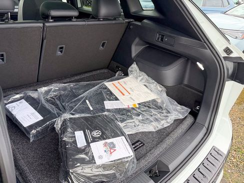 New 2026 Volkswagen Tiguan SE R-Line image 26