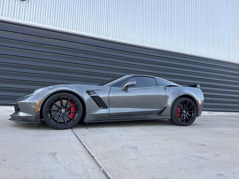 Used 2016 Chevrolet Corvette Z06 w/ 3LZ Preferred Equipment Group RWD image 1