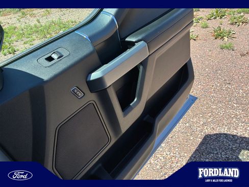 Used 2018 Ford F150 XLT w/ Equipment Group 302A Luxury AWD/4WD image 16