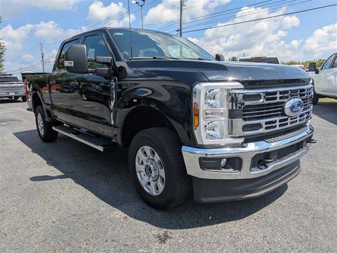 Used 2024 Ford F250 XLT image 9