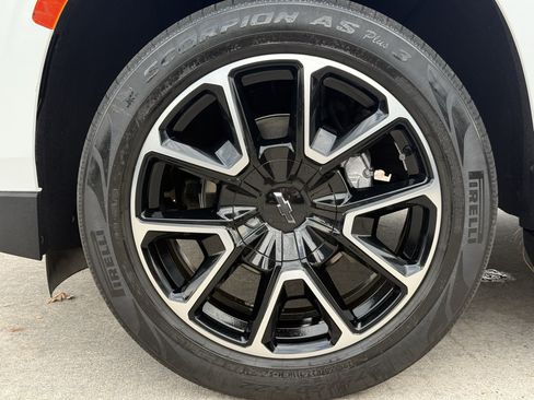 Used 2021 Chevrolet Tahoe RST RWD image 12