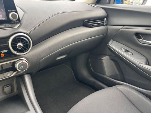Used 2025 Nissan Sentra SV image 33
