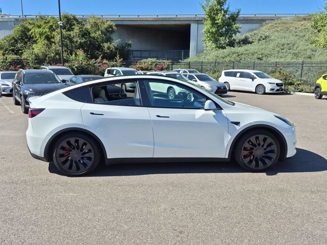 Used 2023 Tesla Model Y Performance AWD/4WD image 4