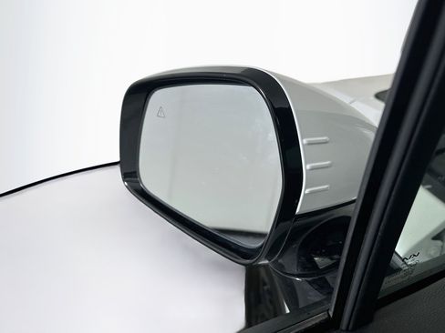 Used 2026 Kia Carnival FWD image 16