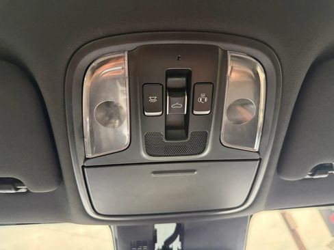 Used 2018 Kia Stinger GT1 RWD image 36