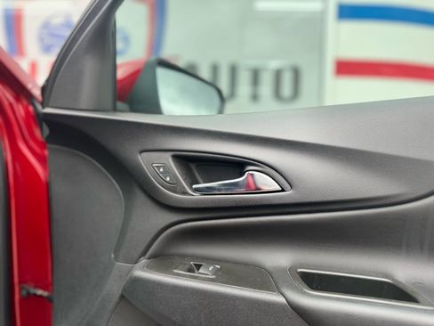 Used 2023 Chevrolet Equinox LT image 44