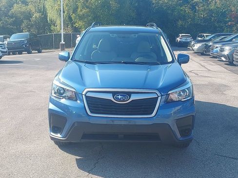 Used 2019 Subaru Forester Premium AWD/4WD image 2
