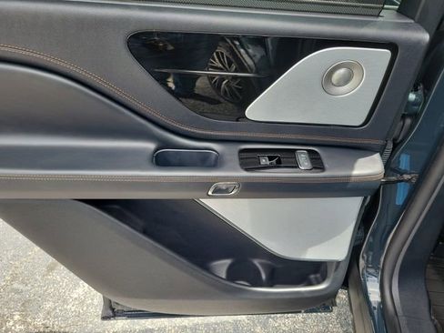 Used 2025 Lincoln Aviator Black Label AWD/4WD image 13