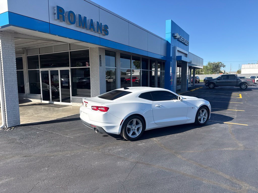 Used 2023 Chevrolet Camaro LT RWD image 4