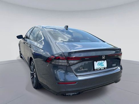 Used 2023 Honda Accord Touring image 6