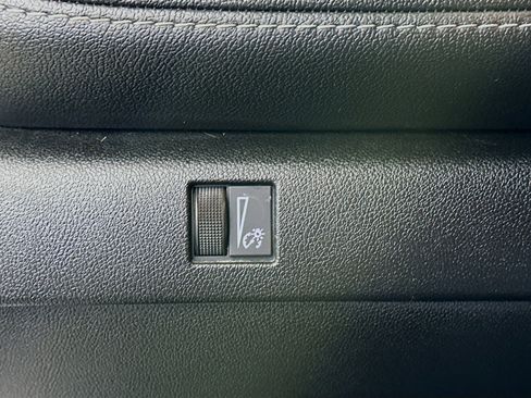 Used 2023 Chevrolet Colorado LT image 16