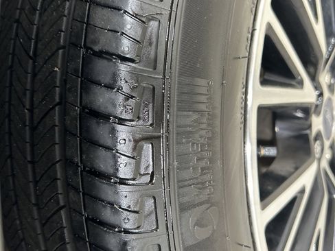 Used 2022 Ford Escape Titanium image 48