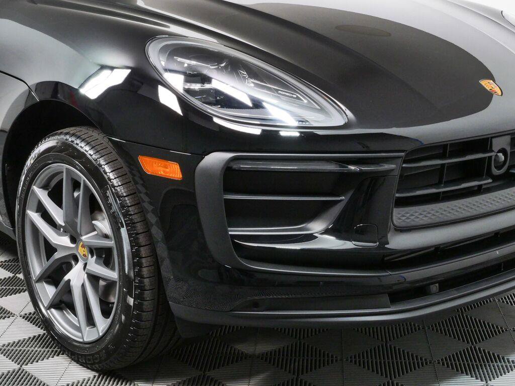 New 2026 Porsche Macan Turbo AWD/4WD image 38