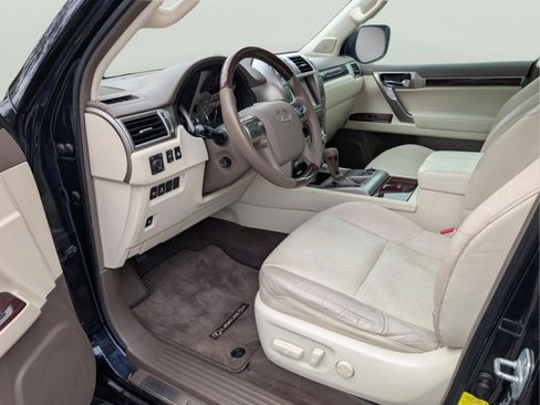 Used 2018 Lexus GX 460 image 28