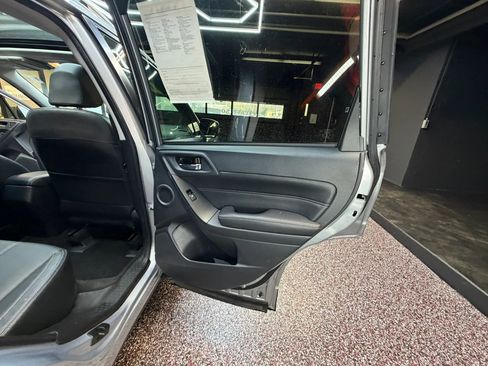 Used 2017 Subaru Forester 2.5i Touring AWD/4WD image 36