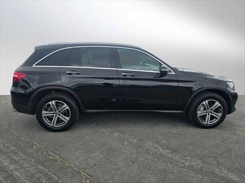 Used 2018 Mercedes-Benz GLC 300 4MATIC image 2