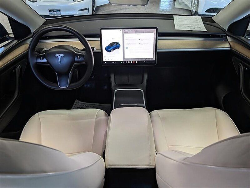Used 2023 Tesla Model Y Long Range AWD/4WD image 3