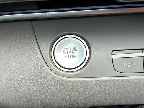 Used 2024 Hyundai Elantra SEL FWD image 28