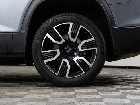 Used 2021 GMC Acadia SLE w/ Driver Convenience Package image 44