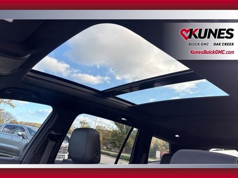 Used 2023 Cadillac XT6 Sport w/ Technology Package image 13