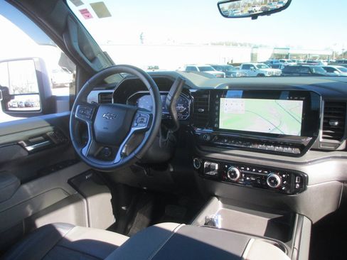 Certified 2025 Chevrolet Silverado 2500 ZR2 w/ Technology Package image 27