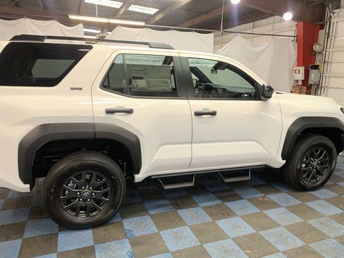 New 2026 Toyota 4Runner SR5 image 5