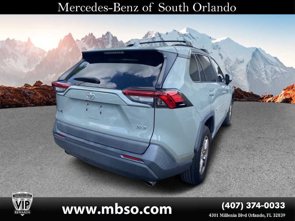 Used 2019 Toyota RAV4 XLE w/ Convenience Package FWD image 18