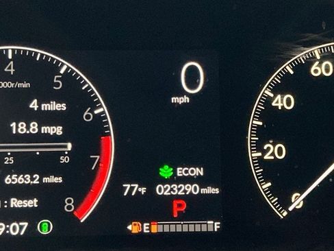 Used 2025 Honda Pilot Touring image 18