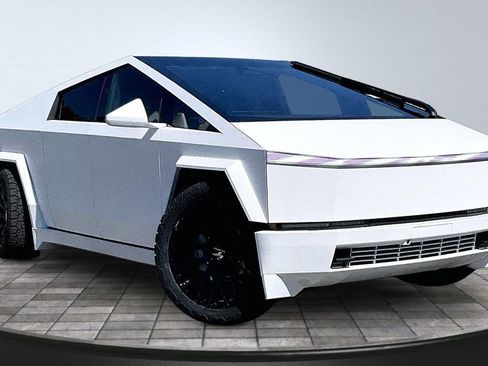 Used 2025 Tesla Cybertruck AWD Crew Cab image 11