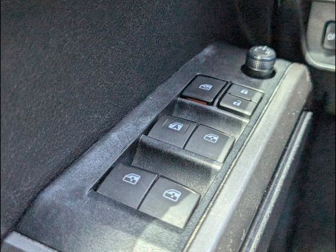 Used 2021 Toyota Tacoma SR5 RWD image 19