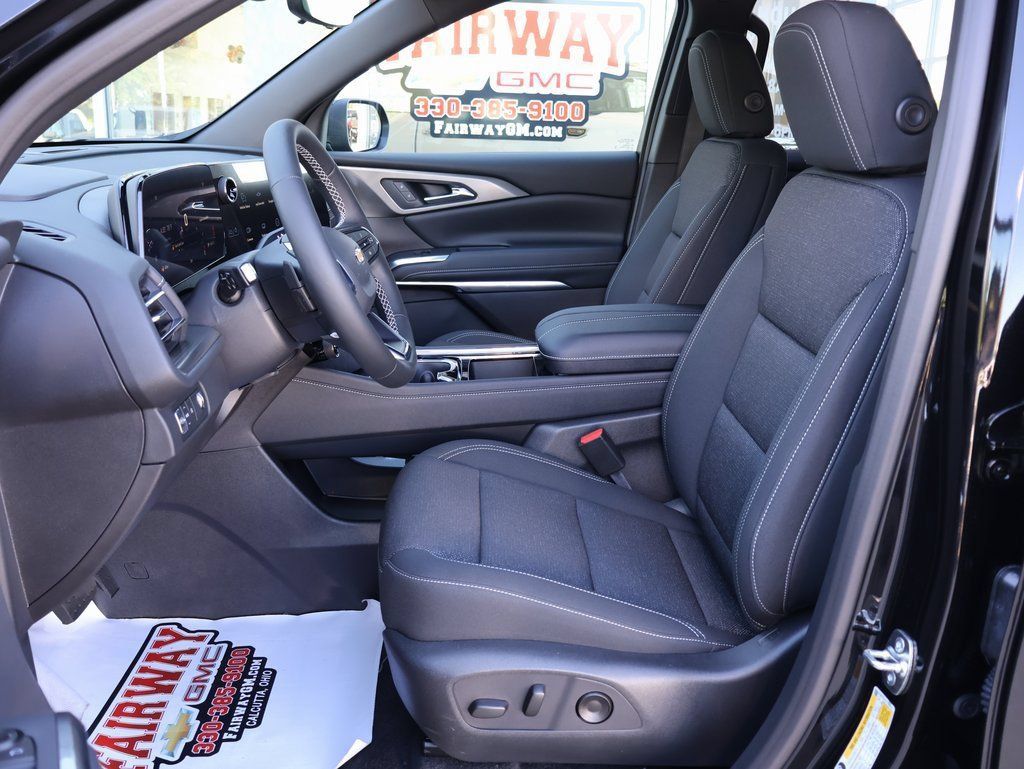New 2026 Chevrolet Traverse LT w/ Driver Confidence Package FWD image 13