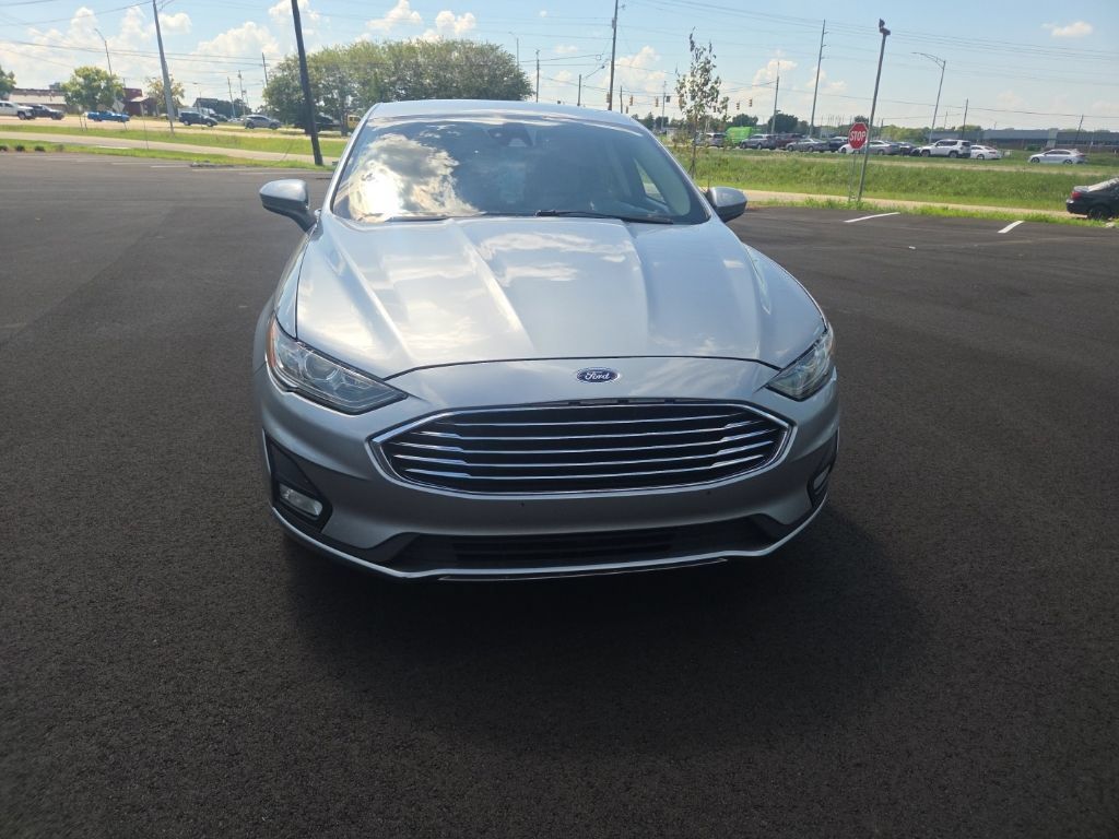 Used 2020 Ford Fusion SE w/ Equipment Group 151A FWD image 2
