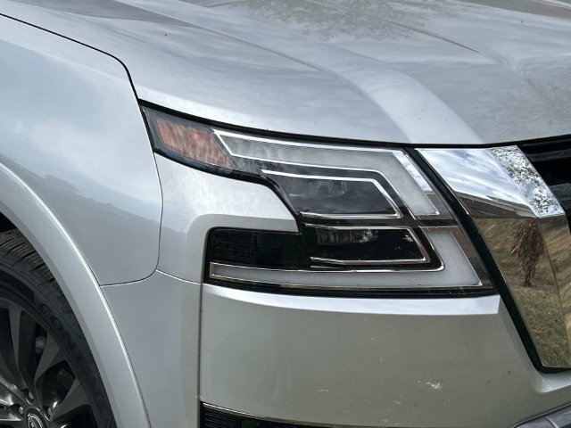 Used 2023 Nissan Armada Platinum AWD/4WD image 4