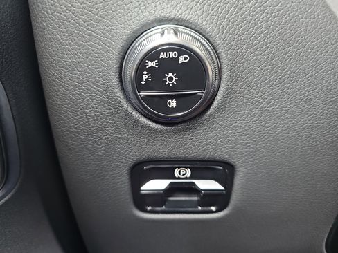 Used 2024 Mercedes-Benz GLC 300 4MATIC image 27