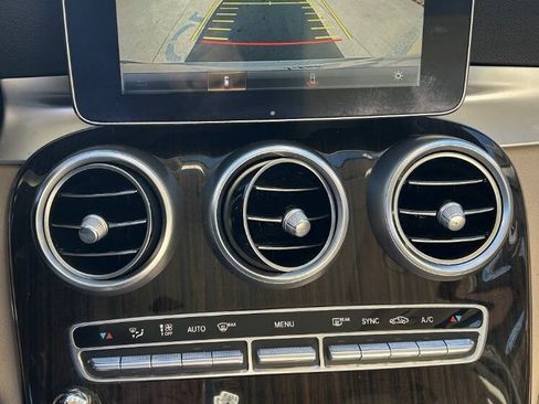 Used 2018 Mercedes-Benz GLC 300 4MATIC image 21