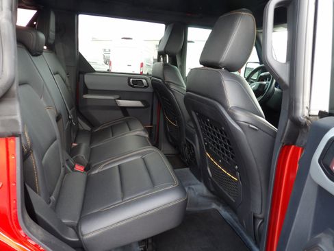 Used 2022 Ford Bronco Badlands image 12