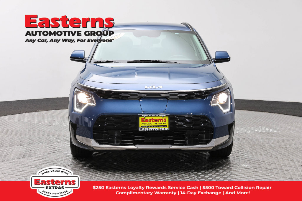 Used 2024 Kia Niro Wind w/ Wind Preserve Package FWD image 3