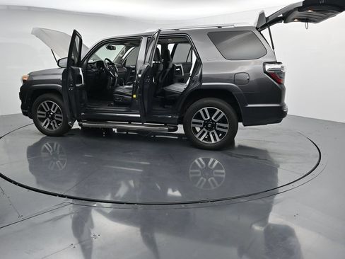 Used 2015 Toyota 4Runner Limited AWD/4WD image 28
