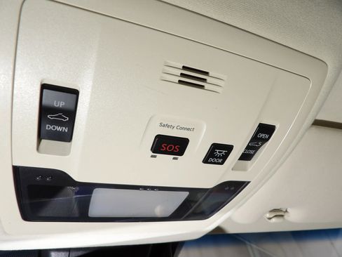 Used 2018 Lexus ES 350 w/ Navigation System Package image 23