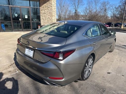 Used 2019 Lexus ES 350 image 3