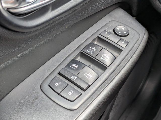 Used 2021 Jeep Cherokee Trailhawk AWD/4WD image 23