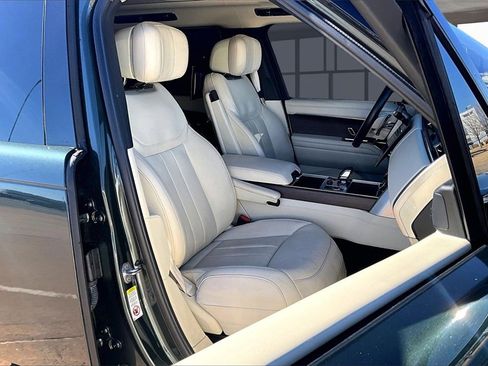 Used 2023 Land Rover Range Rover Autobiography image 7