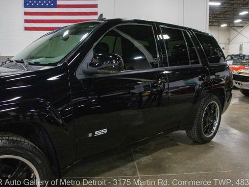 Used 2008 Chevrolet TrailBlazer SS w/ Sun And 6-Disc Cd Package AWD/4WD image 21