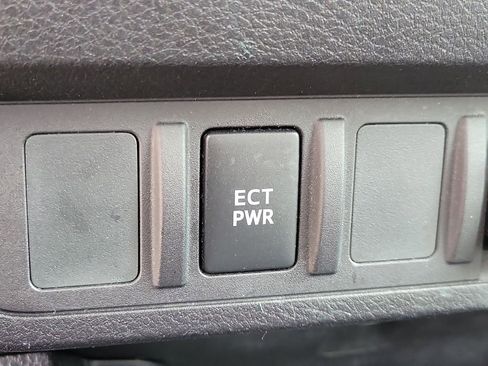 Used 2019 Toyota Tacoma SR5 AWD/4WD image 32